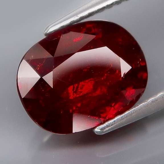 Outstanding 4.01ct deep red Spessartite Garnet