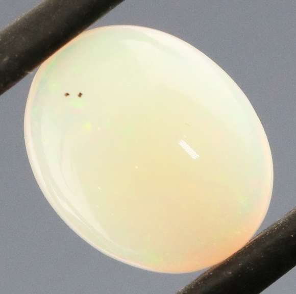 Ravishing 1.40ct snow white Welo Opal