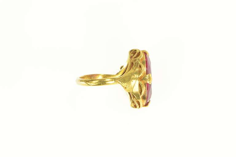 22K Yellow Gold 1930's Ornate Scalloped Syn. Ruby Statement Ring