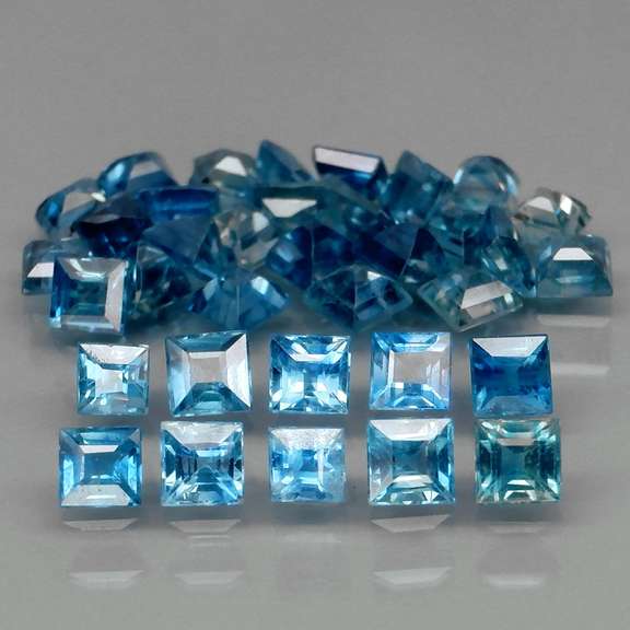 Multi-hue 3.46ct blue Sapphire set