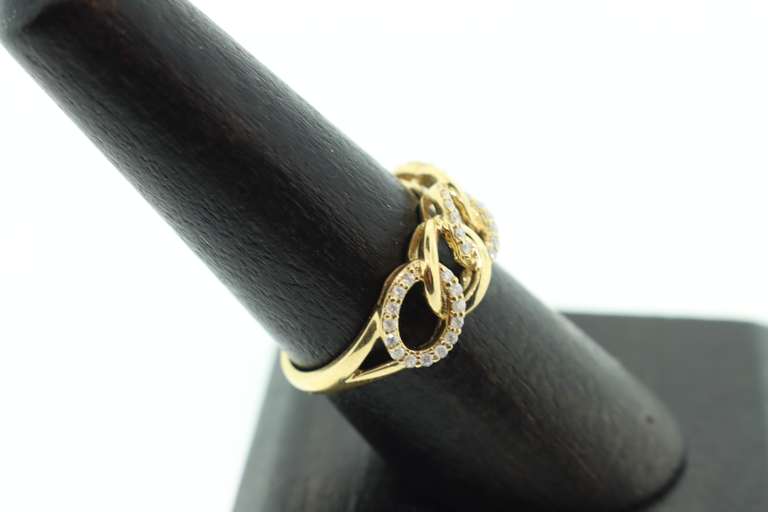 Glitzy 18k Yellow Gold Chain Ring with Diamonds