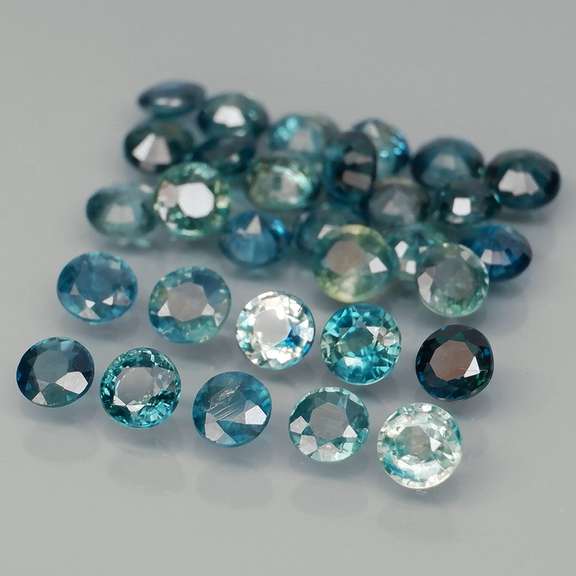 Heated only! 4.60ct diamond cut Australian Sapphire set