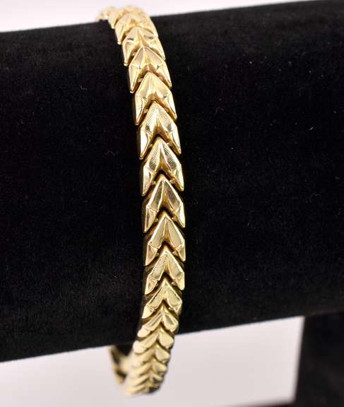 Delightful Fancy Link Bracelet in 14K Yellow Gold