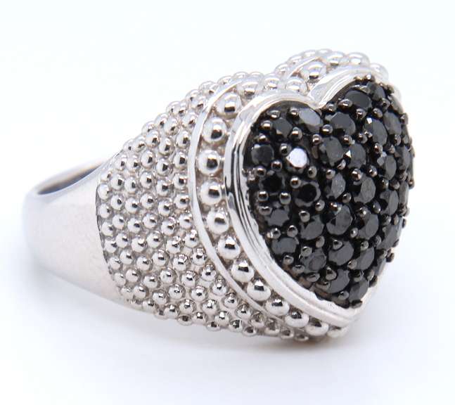 925 Sterling Silver Black and White Cubic Zirconia Heart Shaped Ring