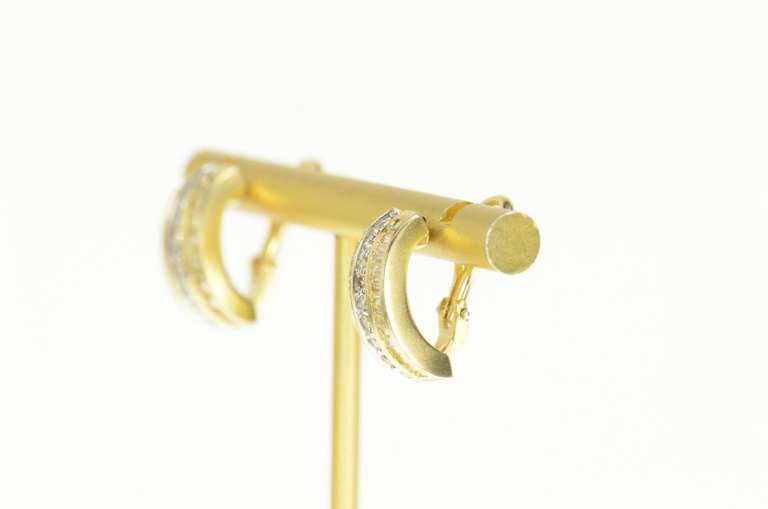 14K Yellow Gold 1.66 Ctw Graduated Diamond Bar French Clip Earrings