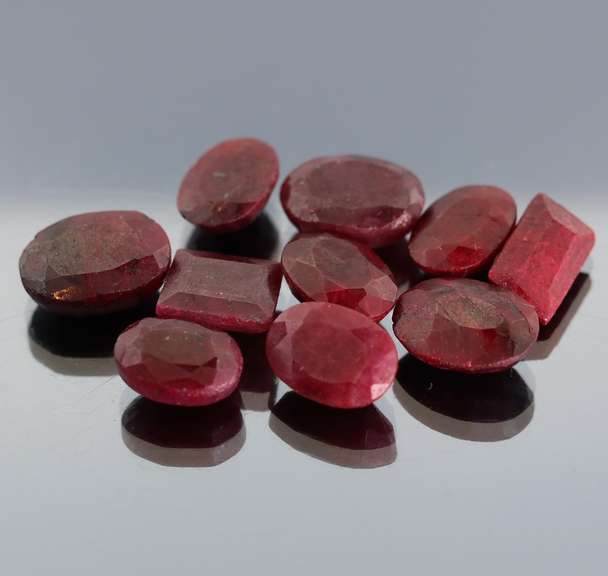 Large 103.83ct collection of Rubies