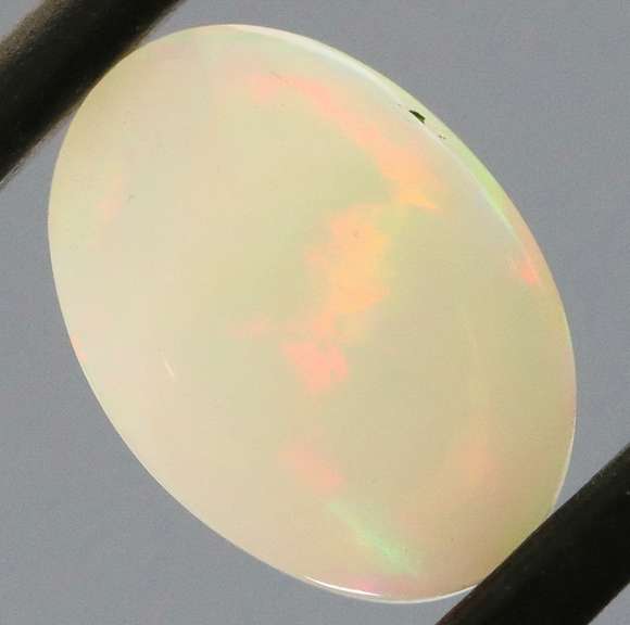 Gorgeous 2.62ct white Welo Opal