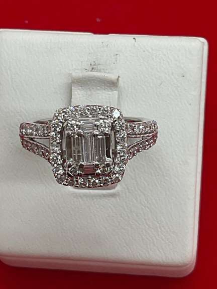 CERTIFIED LADIES 14K WHITE GOLD AND DIAMOND RING