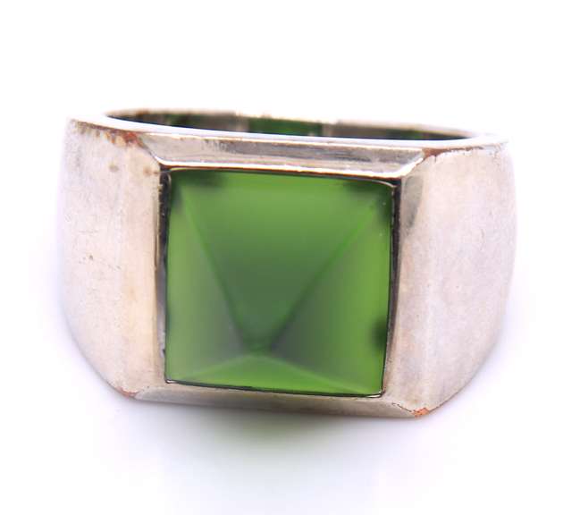 Eddie Borgo Green Stone Pyramid Ring