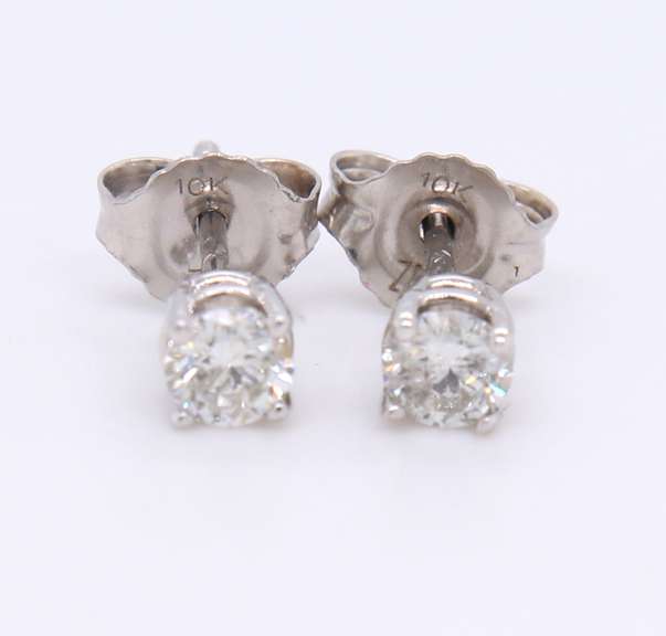 Elegant White Gold Diamond Stud Earrings
