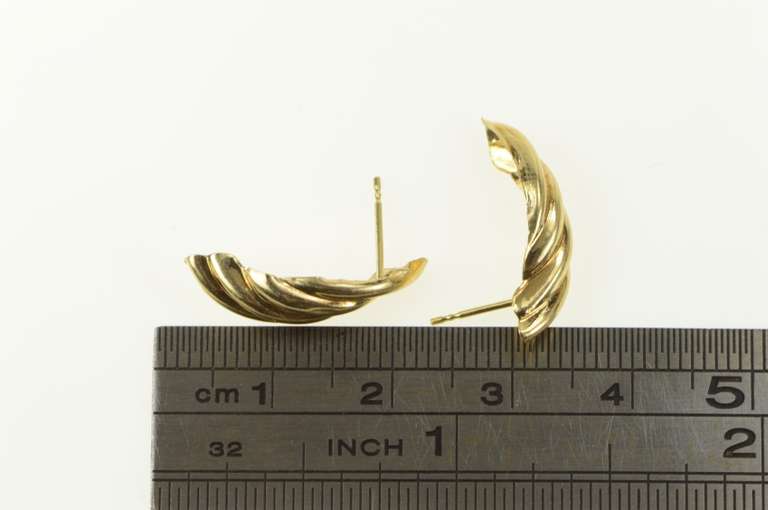 14K Yellow Gold Retro Curved Twist Design Semi Hoop Vintage Earrings