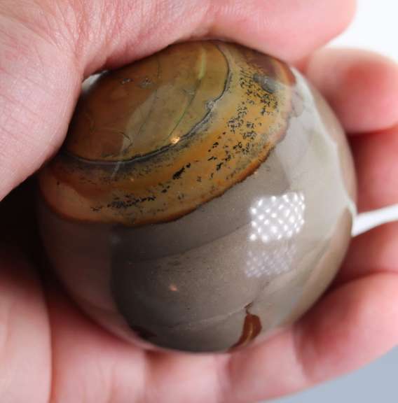 Stunning 1,273ct all natural layered Agate