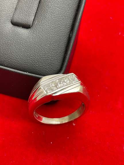 CERTIFIED MENS 18K WHITE GOLD AND DIAMOND RING