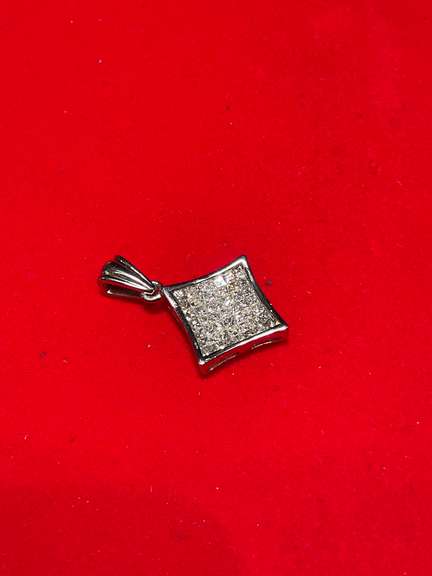 CERTIFIED BRAND NEW 14K WHITE GOLD AND DIAMOND PENDANT