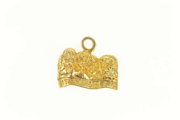 14K Yellow Gold Mount Rushmore Presidents US Landmark Charm/Pendant