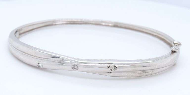 Dazzling White Gold Diamond Hinged Bangle Bracelet