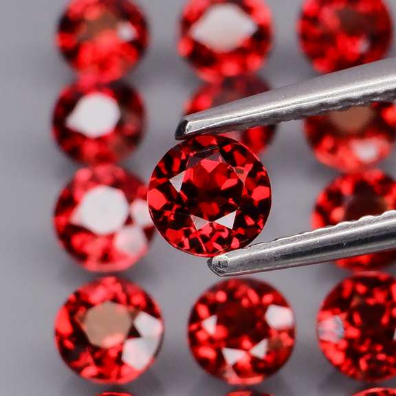 Premium 6.66ct solitaire cut cherry red Garnet set