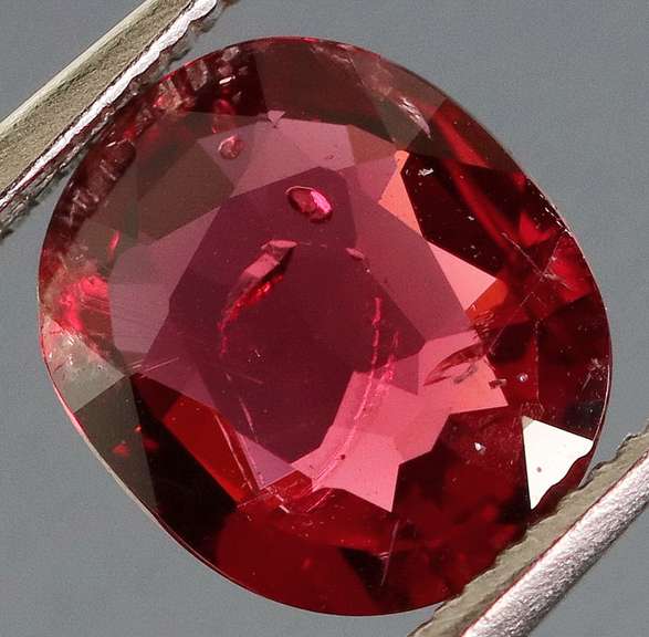 Glittering 1.03ct top cherry red Spinel