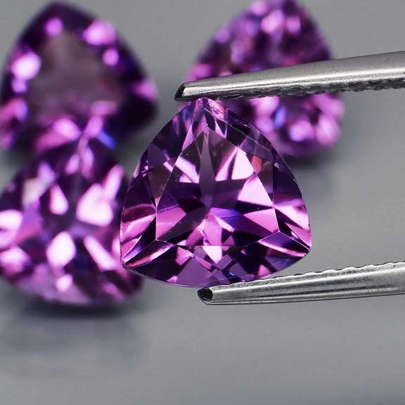 Glittering 6.74ct 8x8mm real Bolivian Amethyst set