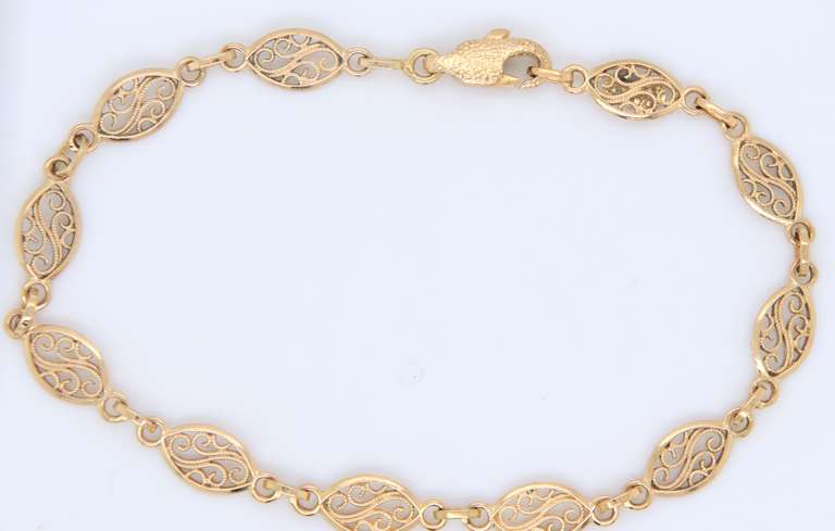 Pleasing Yellow Gold Filagree Link Bracelet