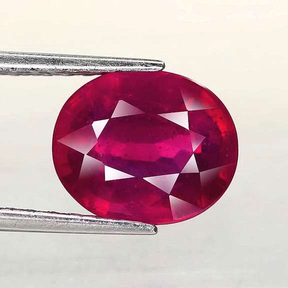 Stunning 3.55ct reddish pink Ruby