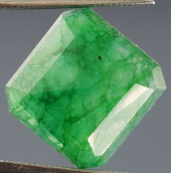 Amazing 7.89ct unheated Zambian Emerald