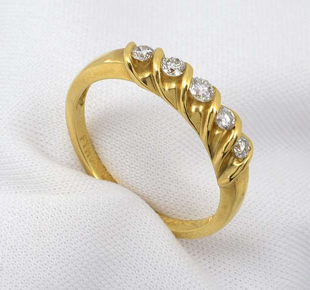 Useful Diamond Band