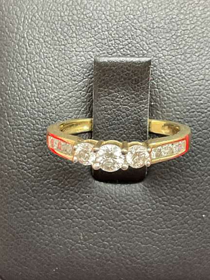 LADIES 14K YELLOW GOLD AND DIAMOND RING