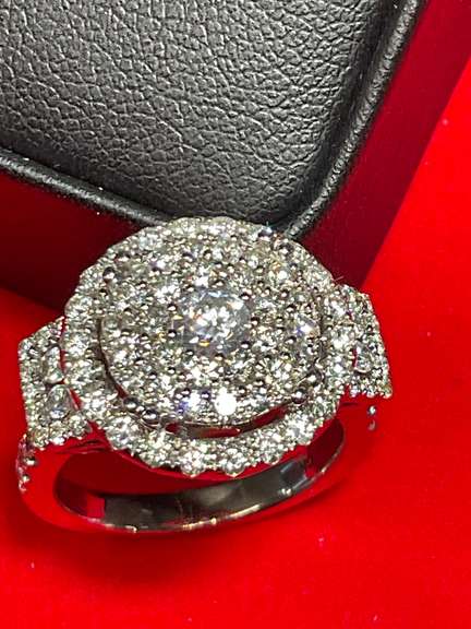 CERTIFIED 14K WHITE GOLD AND DIAMOND RING