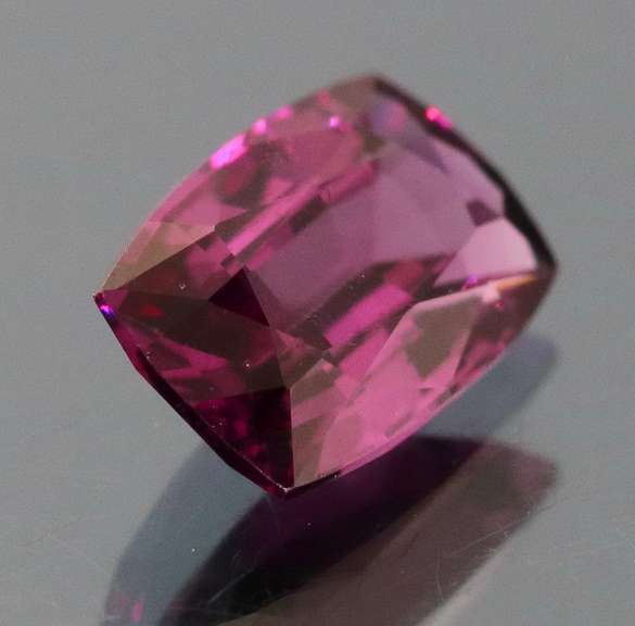 Lovely 1.88ct rich violet pink Rhodolite Garnet