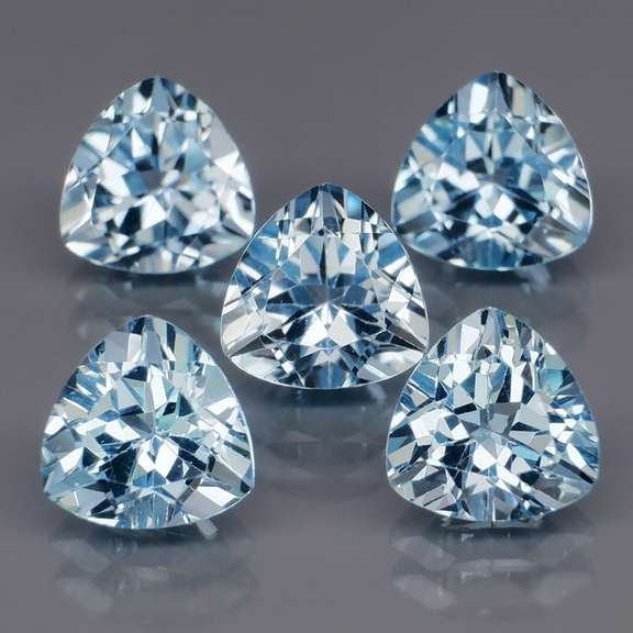 Superb quality 10.88ct 5 pc sky blue Topaz set