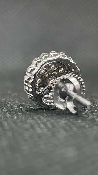 UNIQUE NEW 2.50 CARATS (T.C.W) ROUND BRILLIANT CLUSTER DIAMOND STUDS WITH SCREW-BACKS