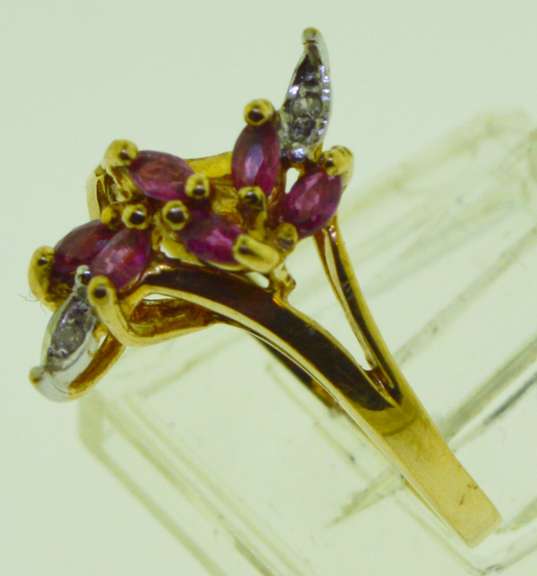 10KT Yellow Gold Red Spinel Ring