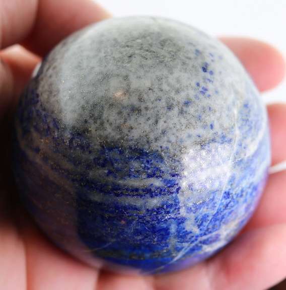 Eye catching 1,998ct bullseye Lapis sphere