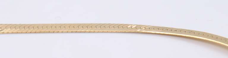 Elegant Yellow gold Herringbone Chain Necklace