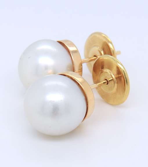 Fantastic 18kt Yellow Gold 12.5mm South Sea Pearl Stud Earrings