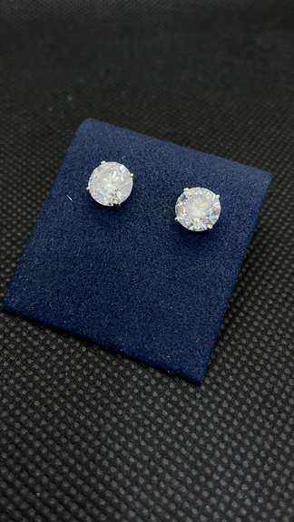 STUNNING 4.20 CARAT ROUND BRILLIANT DIAMONDS