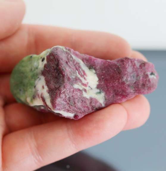 Really cool 388.50ct Ruby in Zoisite