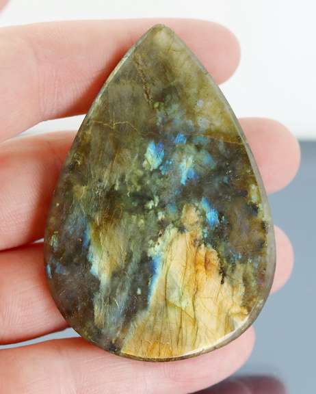 Flashing! 181.50ct Labradorite cabochon