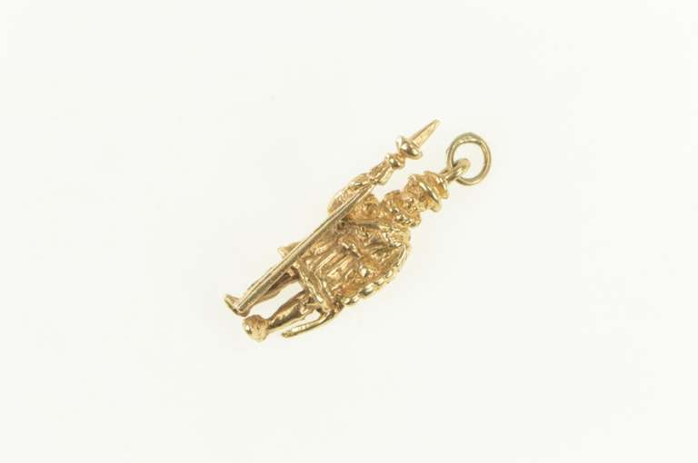 14K Yellow Gold 3D Yeomen Of Guard ﻿Warder ﻿English Royal Charm/Pendant