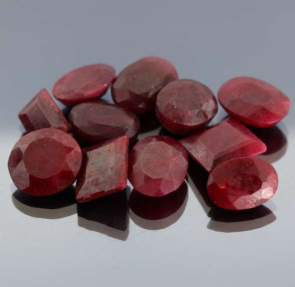 Superb 120.83ct collection of Rubies