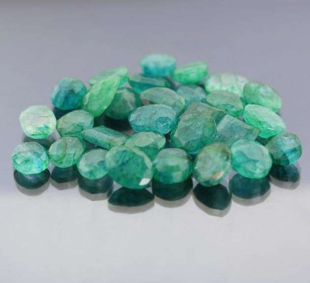 Heavy 236ct collection of Emeralds