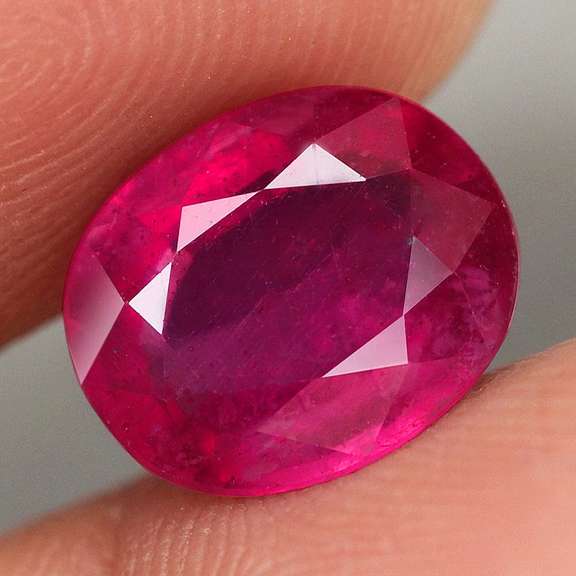 Stunning 5.62ct Imperial red Ruby