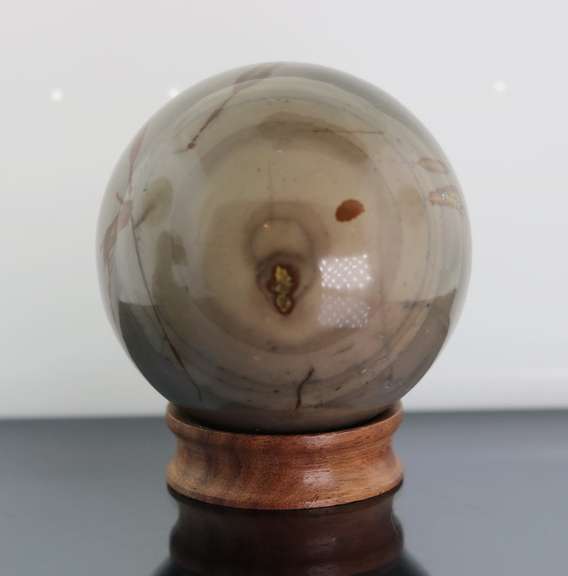Stunning 1,273ct all natural layered Agate