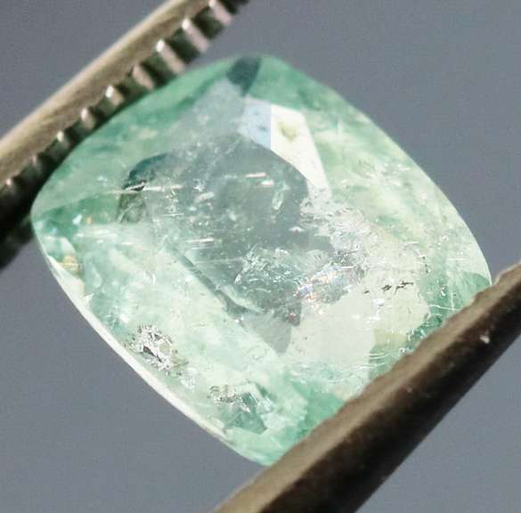 Rainbow flashing! Paraiba blue color .70ct Tourmaline