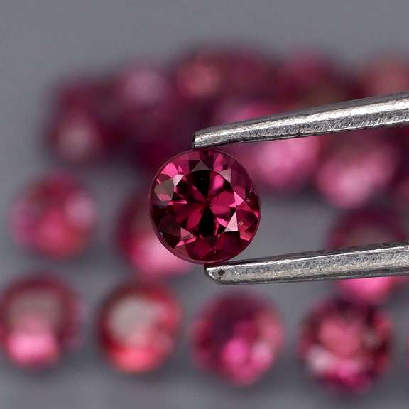 Yes! Diamond cut Sapphires! 3.28 carats of them!