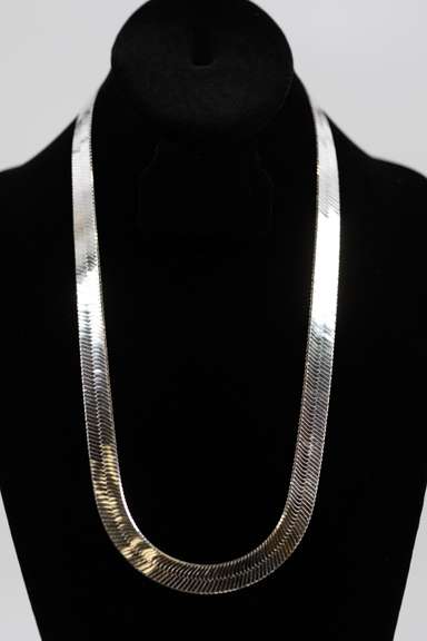 .925 Italian Sterling Silver 11.5 Herringbone Chain Necklace 24 Inches