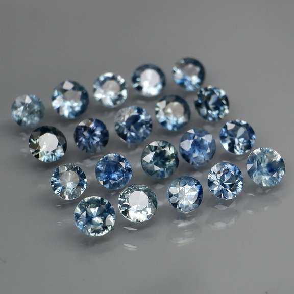 Natural 3.13ct blue Sapphire set with multiple hues