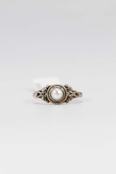 Sterling Silver Pearl Ring