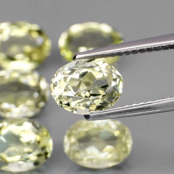 Glittering 8.87ct blonde Sillimanite set